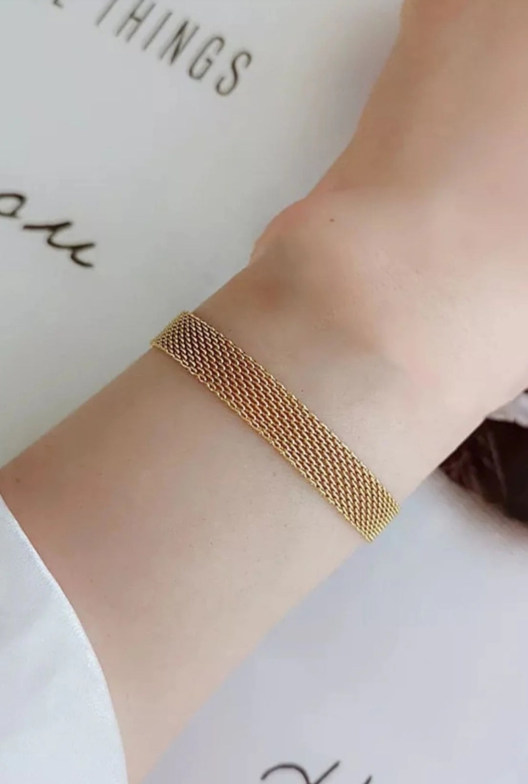 Golden Mesh-Link Chain Bracelet with Secure Clasp